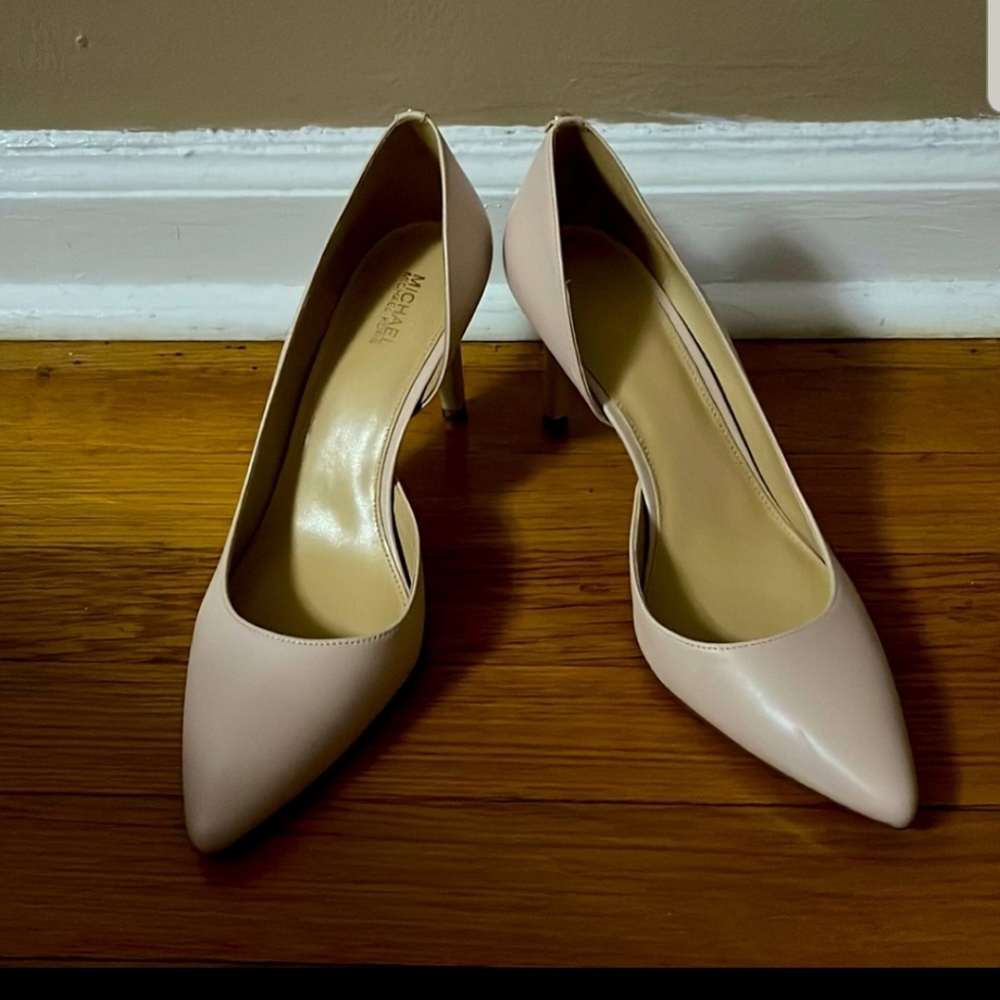 Michael Kors blush/ nude pumps
